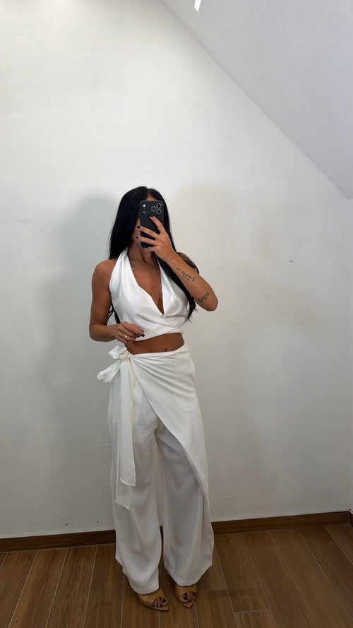 Coord-set Ariel White